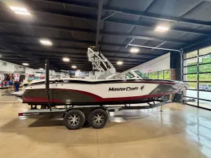 2017-mastercraft-x46-140129-image1