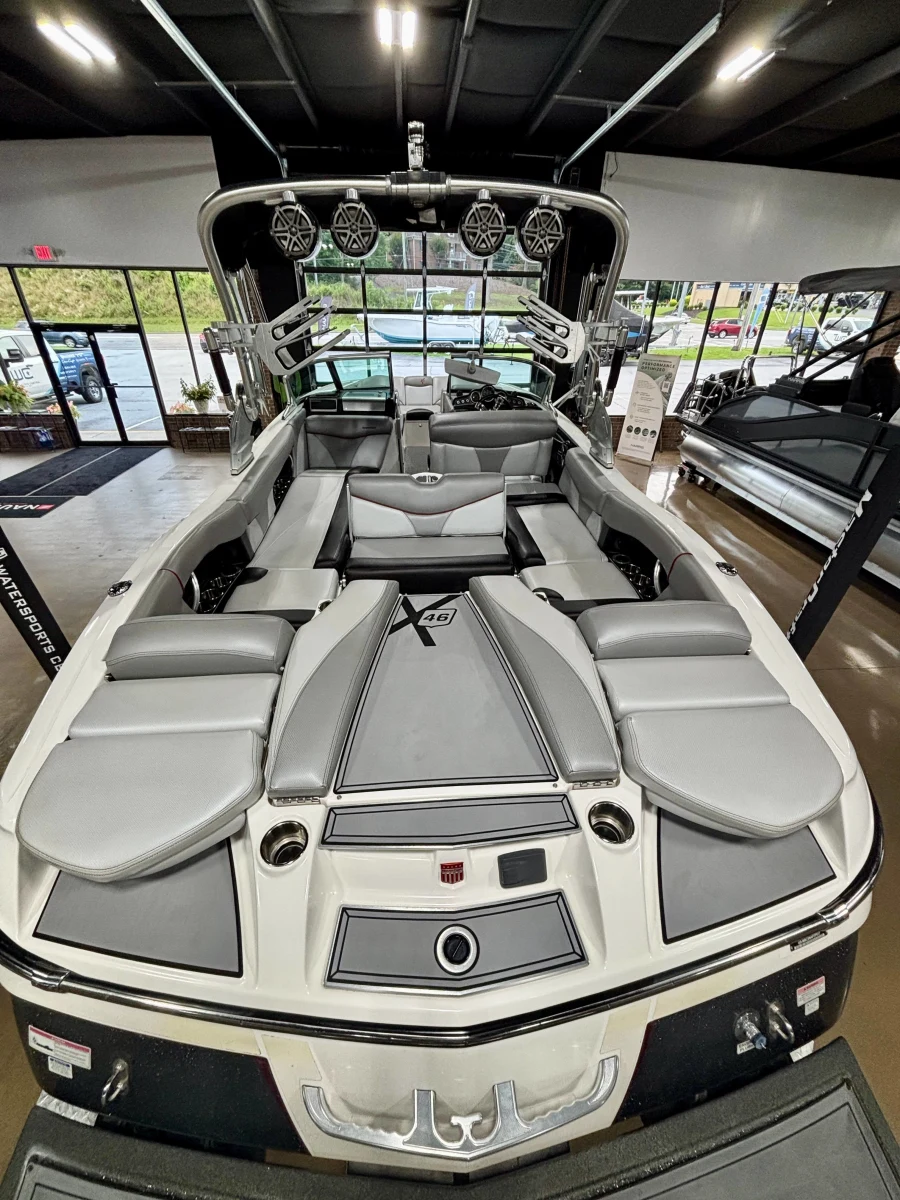 2017-mastercraft-x46-140129-image4