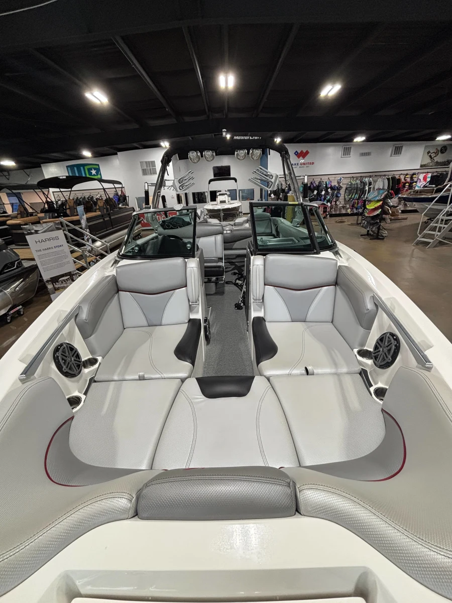 2017-mastercraft-x46-140129-image9