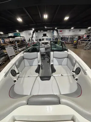 2017-mastercraft-x46-140129-image9