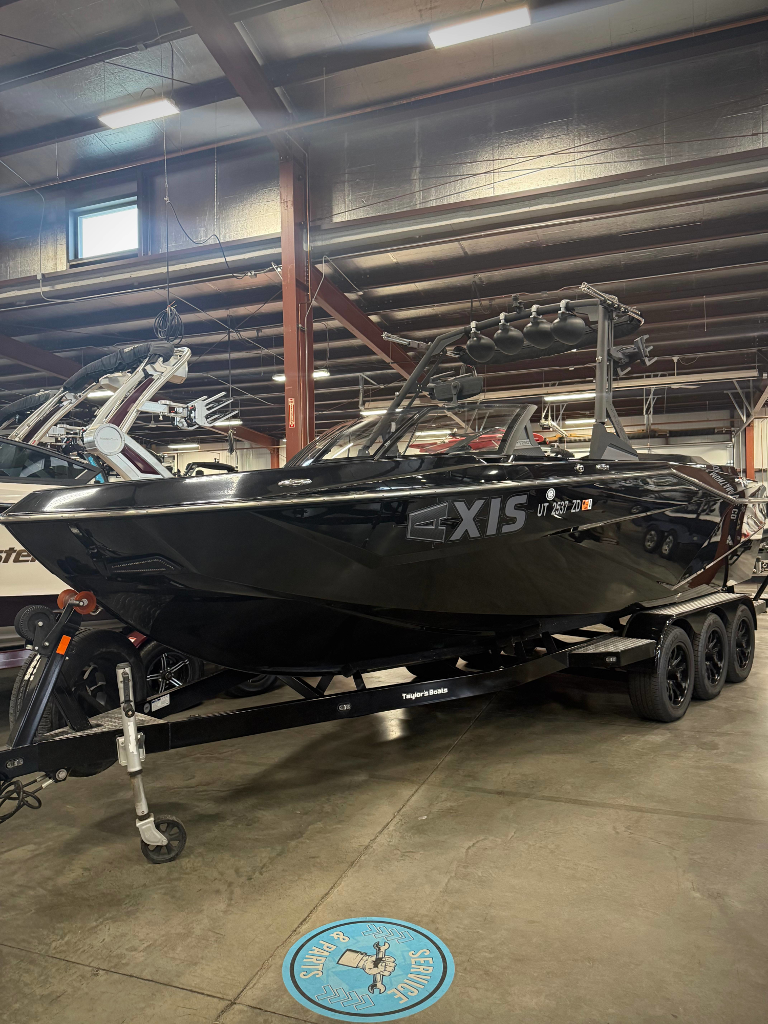 2022 Axis T-250 LT4
