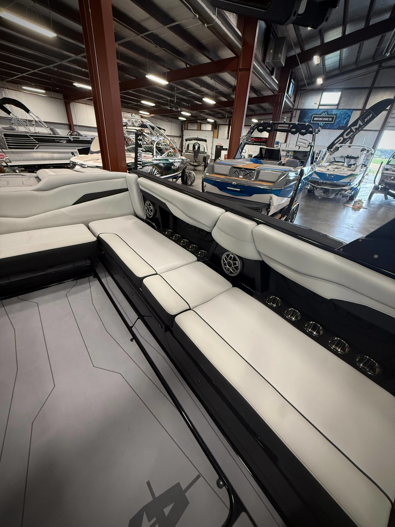 2022 Axis T-250 LT4