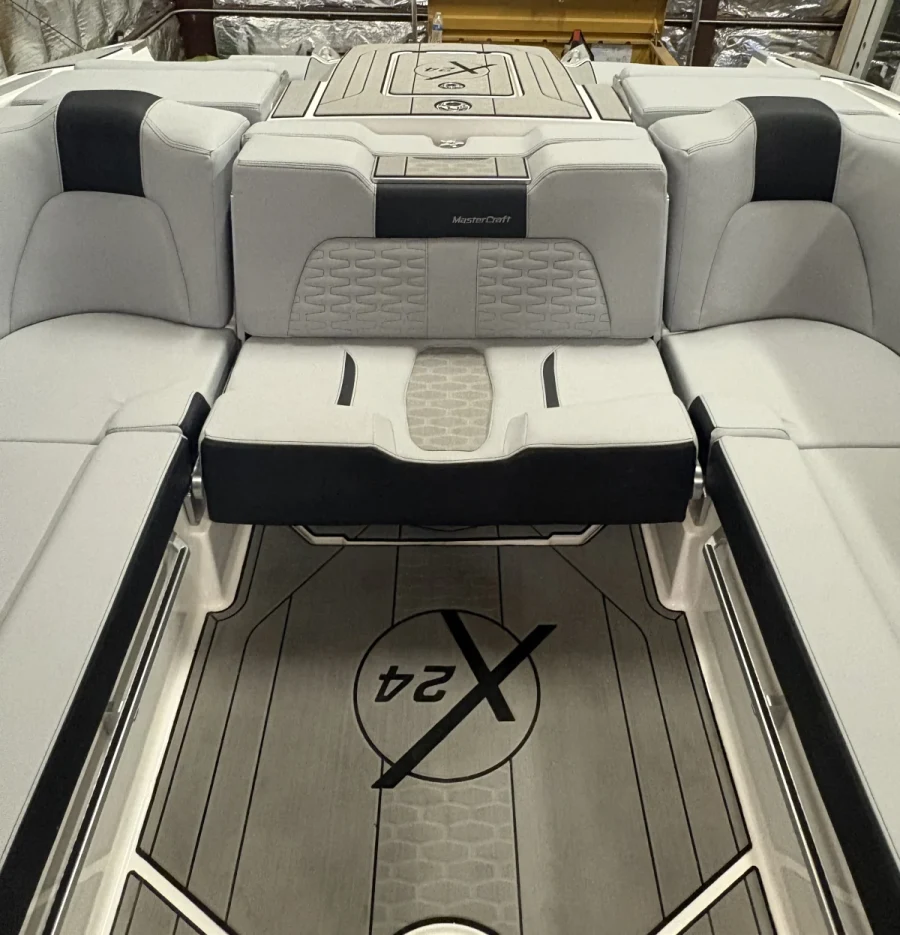 2024-mastercraft-x24-140138-image4.webp