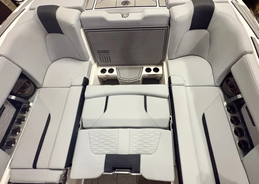 2024-mastercraft-x24-140138-image6.webp