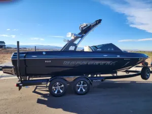 2014-malibu-wakesetter-vlx-138084-image0.webp