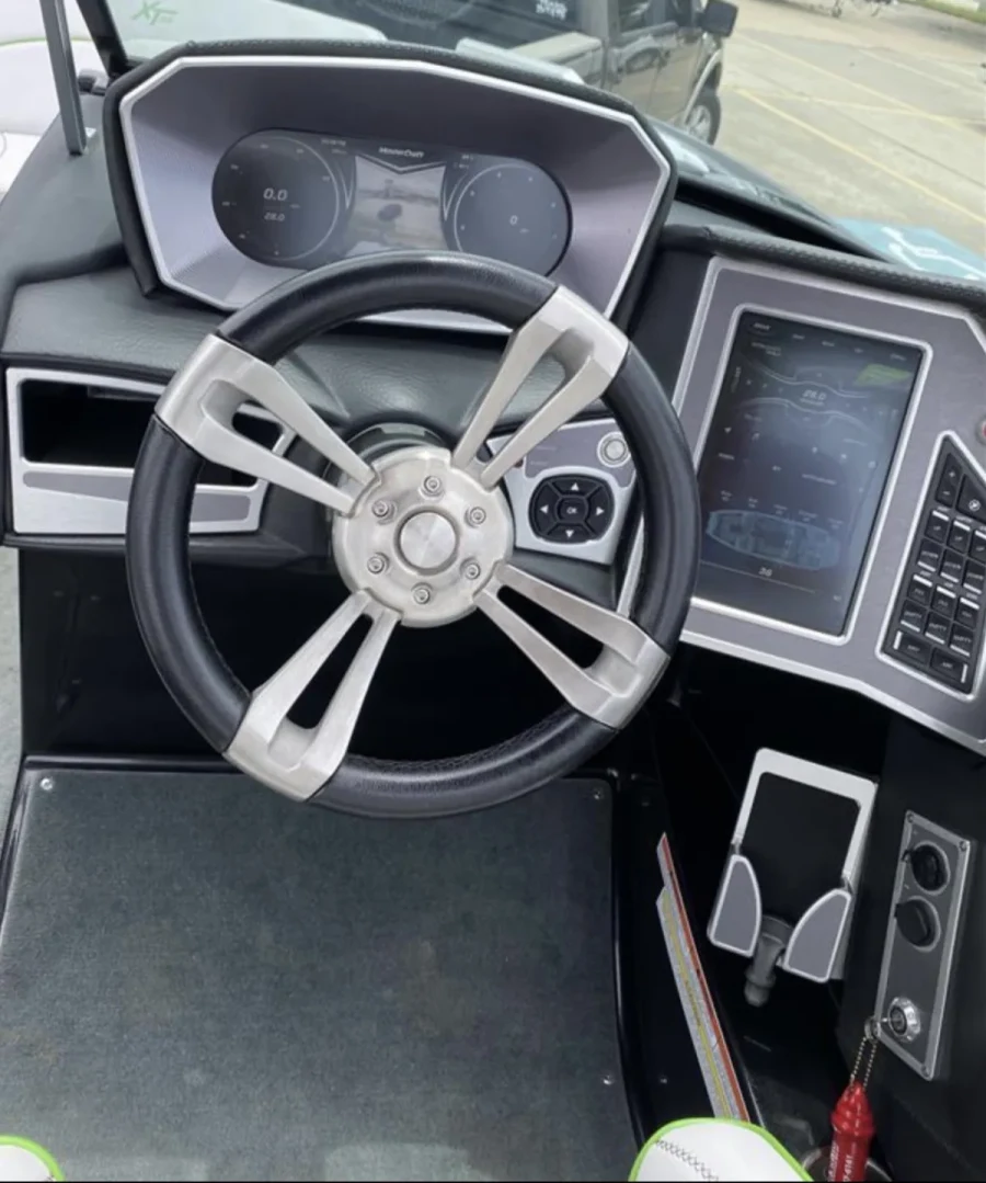 2018-mastercraft-xt22-138091-image7.webp
