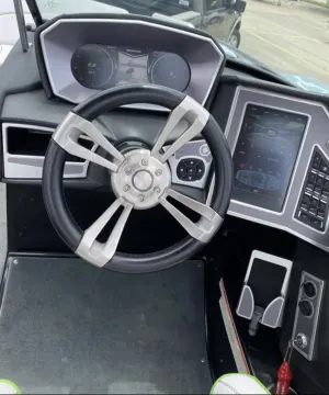 2018-mastercraft-xt22-138091-image7.webp