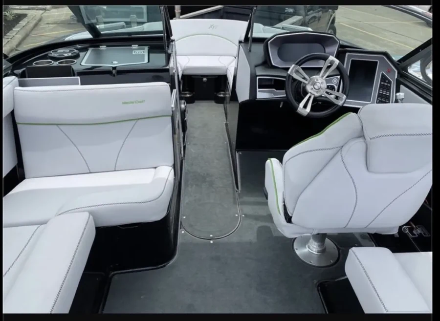2018-mastercraft-xt22-138091-image8.webp