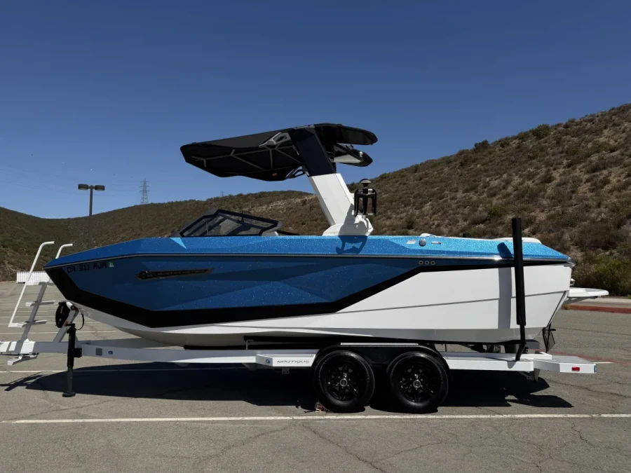 2025-nautique-g23-138122-image1.webp