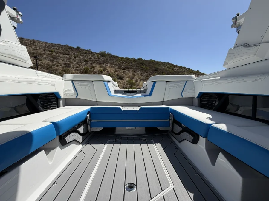 2025-nautique-g23-138122-image8.webp