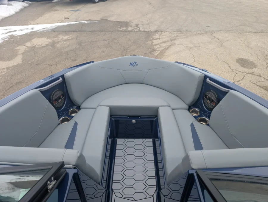 2025-mastercraft-nxt21-138159-image4.webp