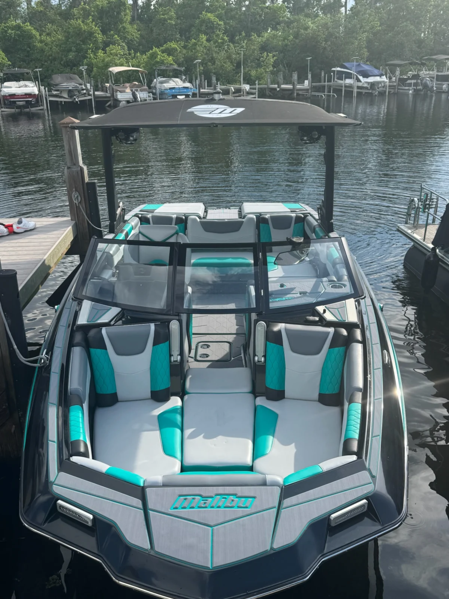 2021 Malibu Boats M220