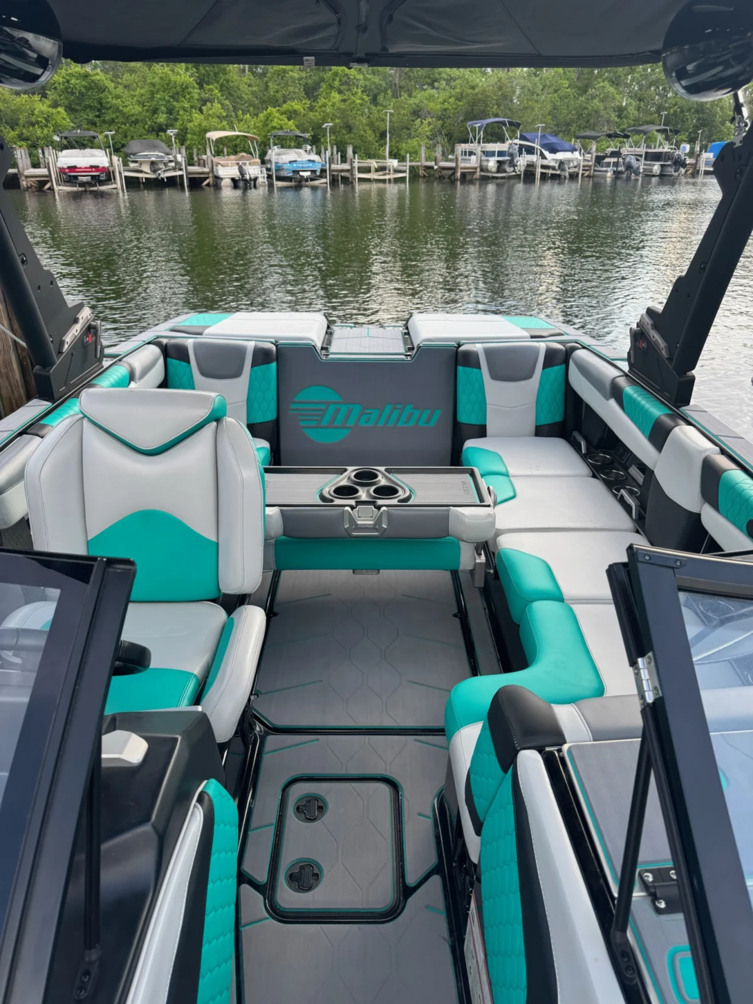 2021 Malibu Boats M220