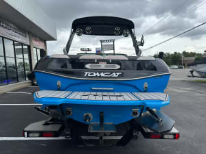 2017-mb-sports-f24-tomcat-138238-image4