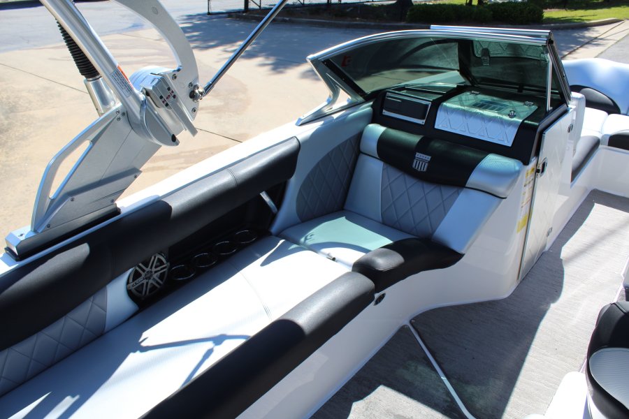 2014-mastercraft-x46-138251-image11