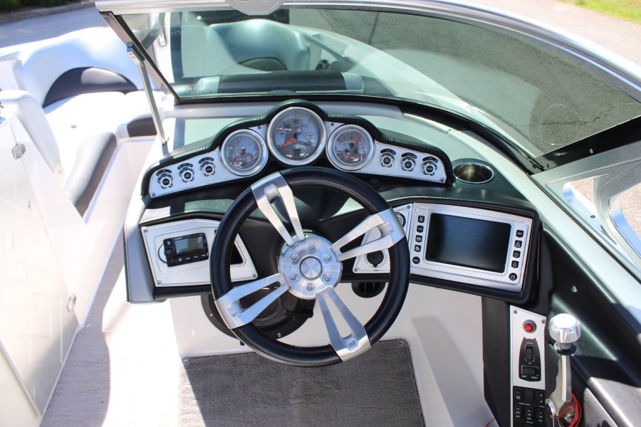 2014-mastercraft-x46-138251-image9