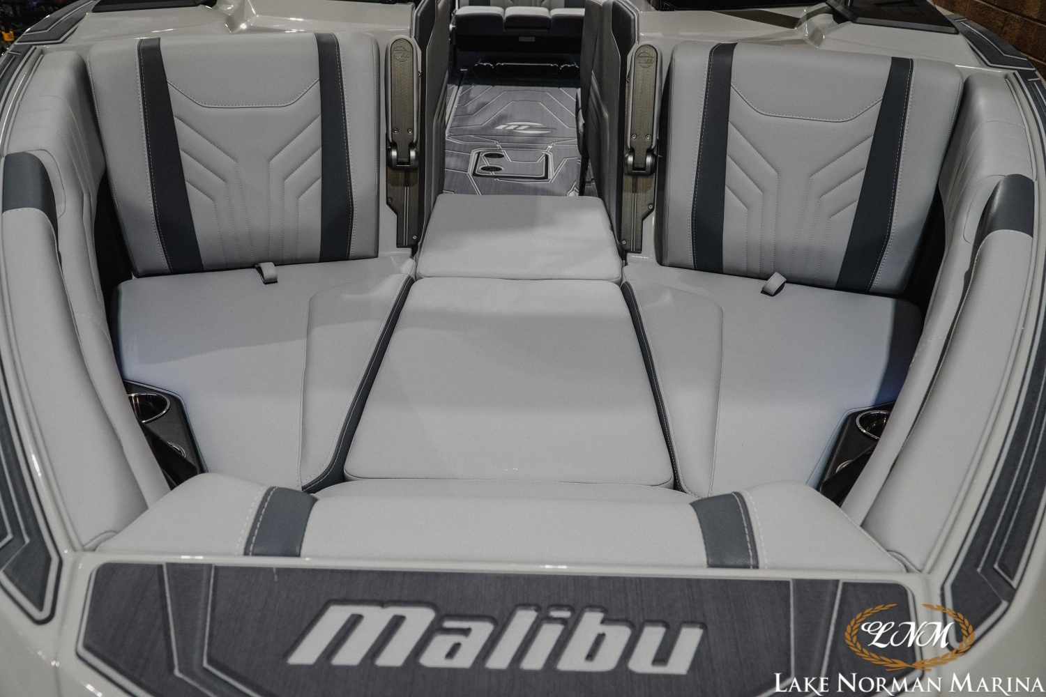 2026 Malibu 25 LSV