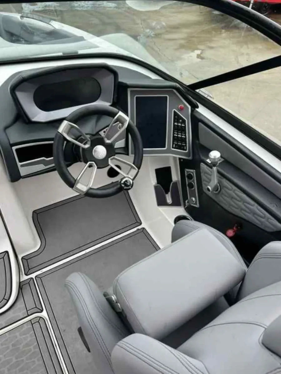 2022-mastercraft-x26-138352-image4_200749.webp