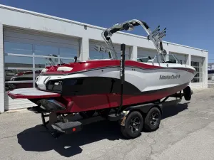 2020-mastercraft-x24-138354-image1.webp