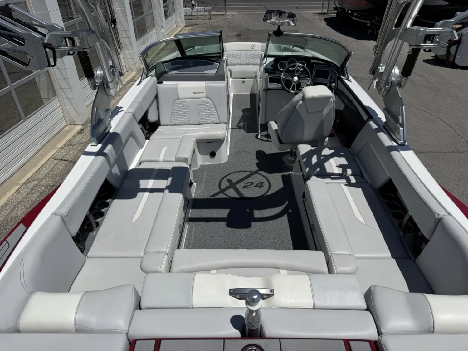 2020 24' MasterCraft X24 Bowrider