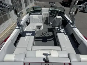 2020-mastercraft-x24-138354-image10.webp