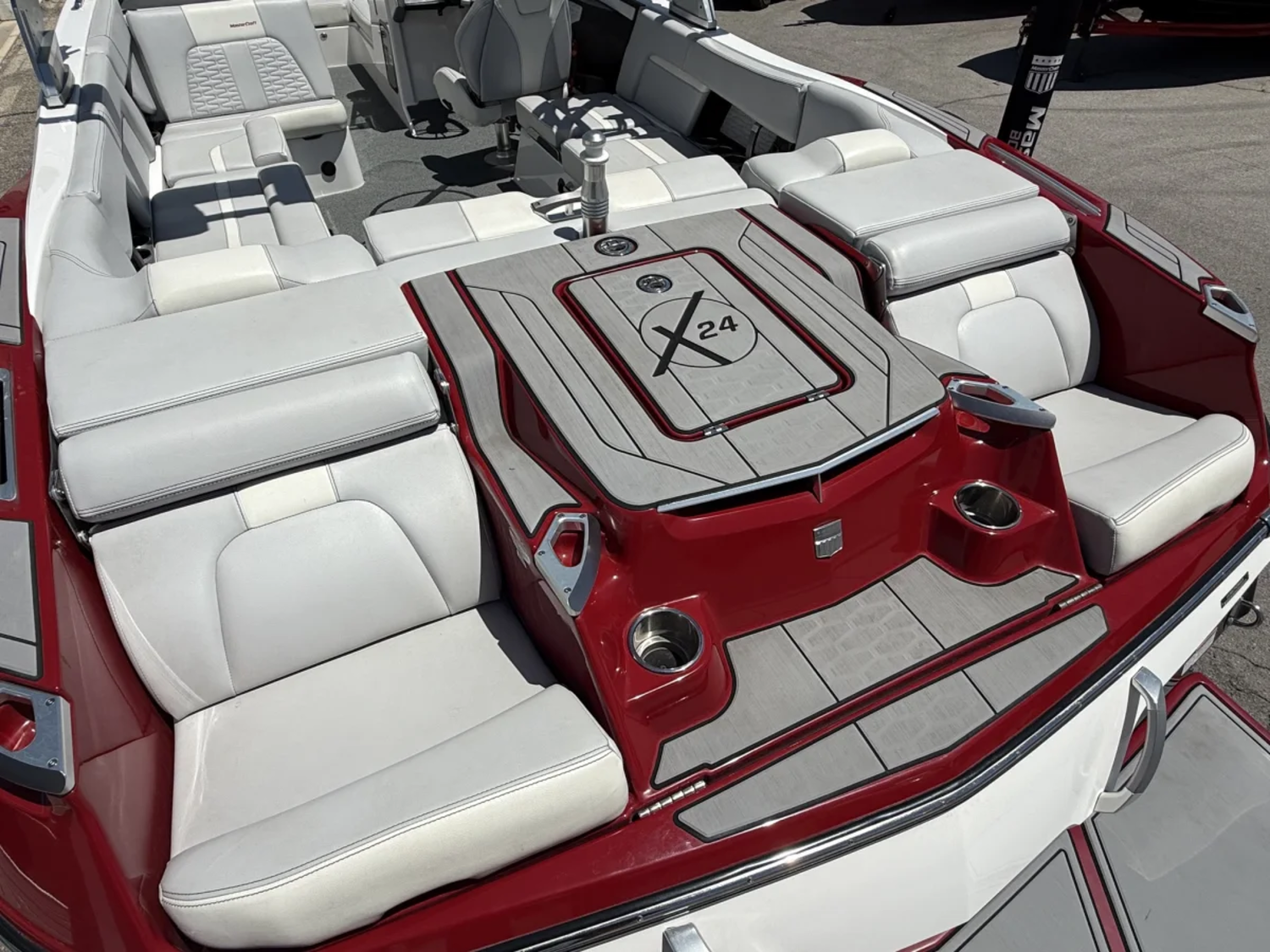 2020 24' MasterCraft X24 Bowrider