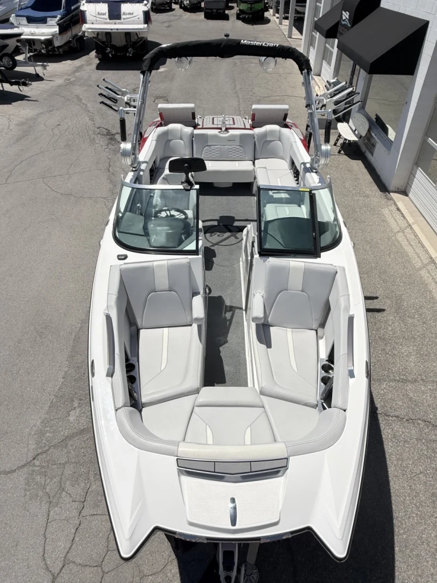 2020-mastercraft-x24-138354-image7.webp