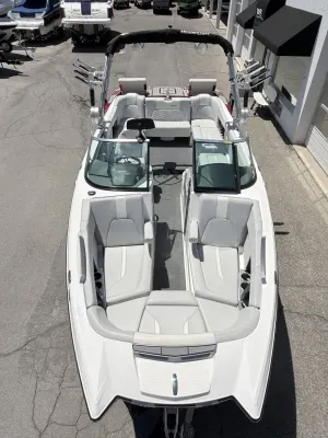 2020-mastercraft-x24-138354-image7.webp