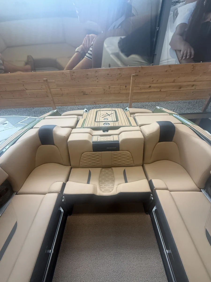 2023-mastercraft-x22-138357-image4.webp