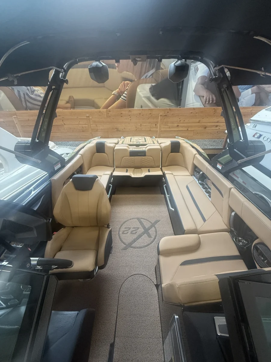 2023-mastercraft-x22-138357-image6.webp