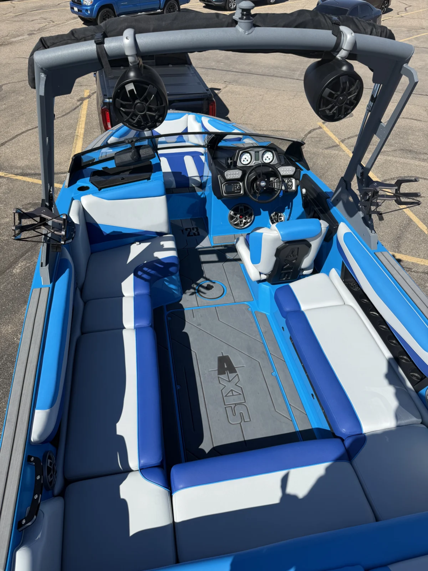 2020 AXIS T23 WAKE BOAT