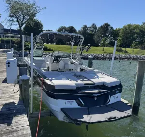2018-mastercraft-xt25-138380-image0.webp