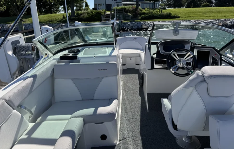 2018-mastercraft-xt25-138380-image13.webp