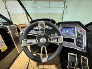 2021-mastercraft-xt23-138384-image12.webp