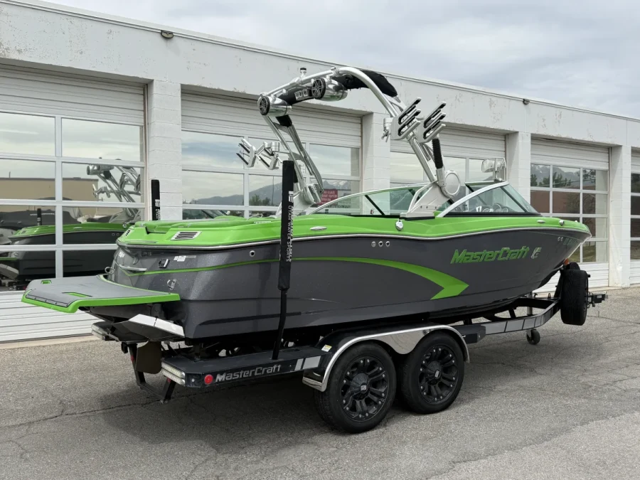 2014-mastercraft-x10-138423-image1.webp