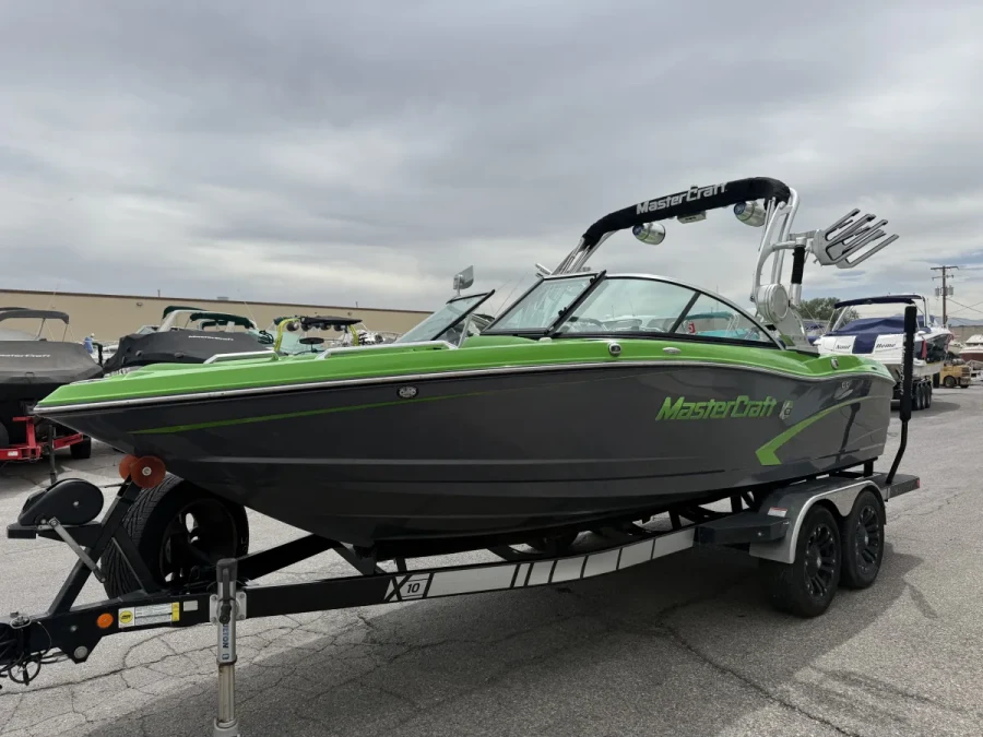 2014-mastercraft-x10-138423-image2.webp