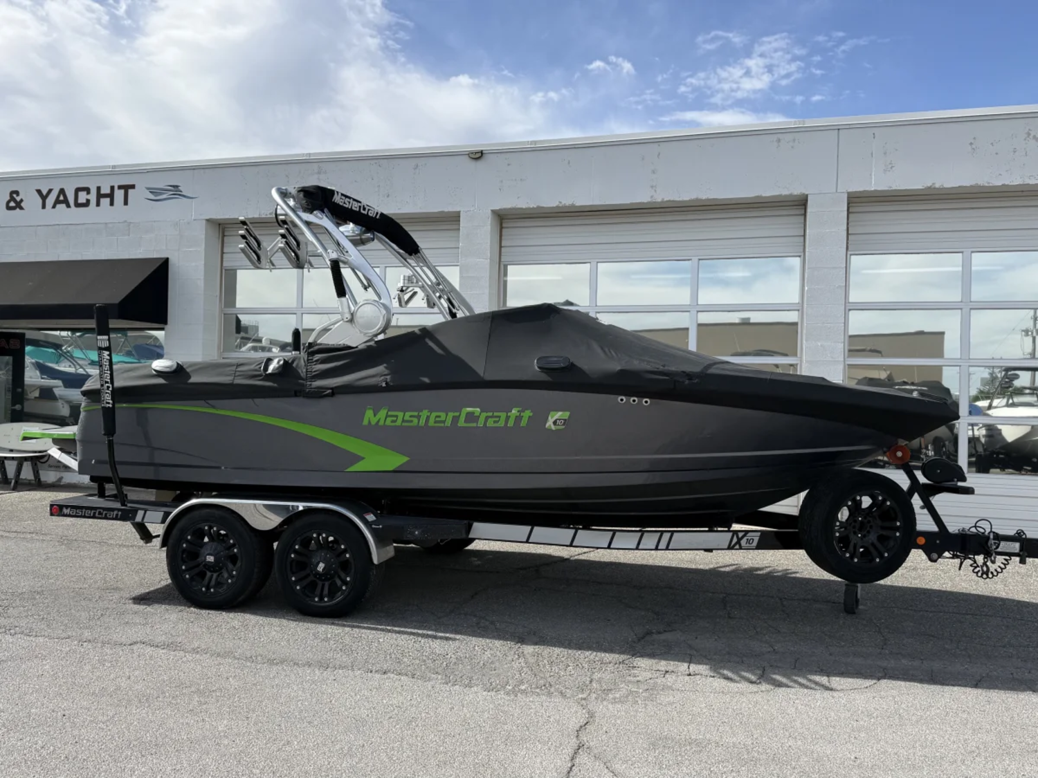 2014 21' MasterCraft X10 Bowrider