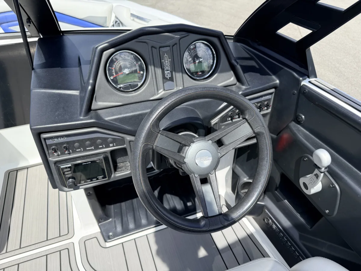 2016 Axis A20