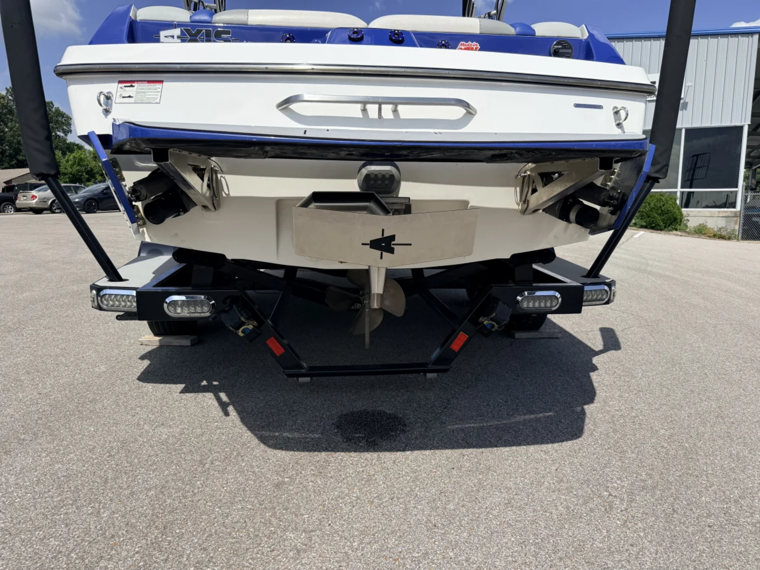2016 Axis A20