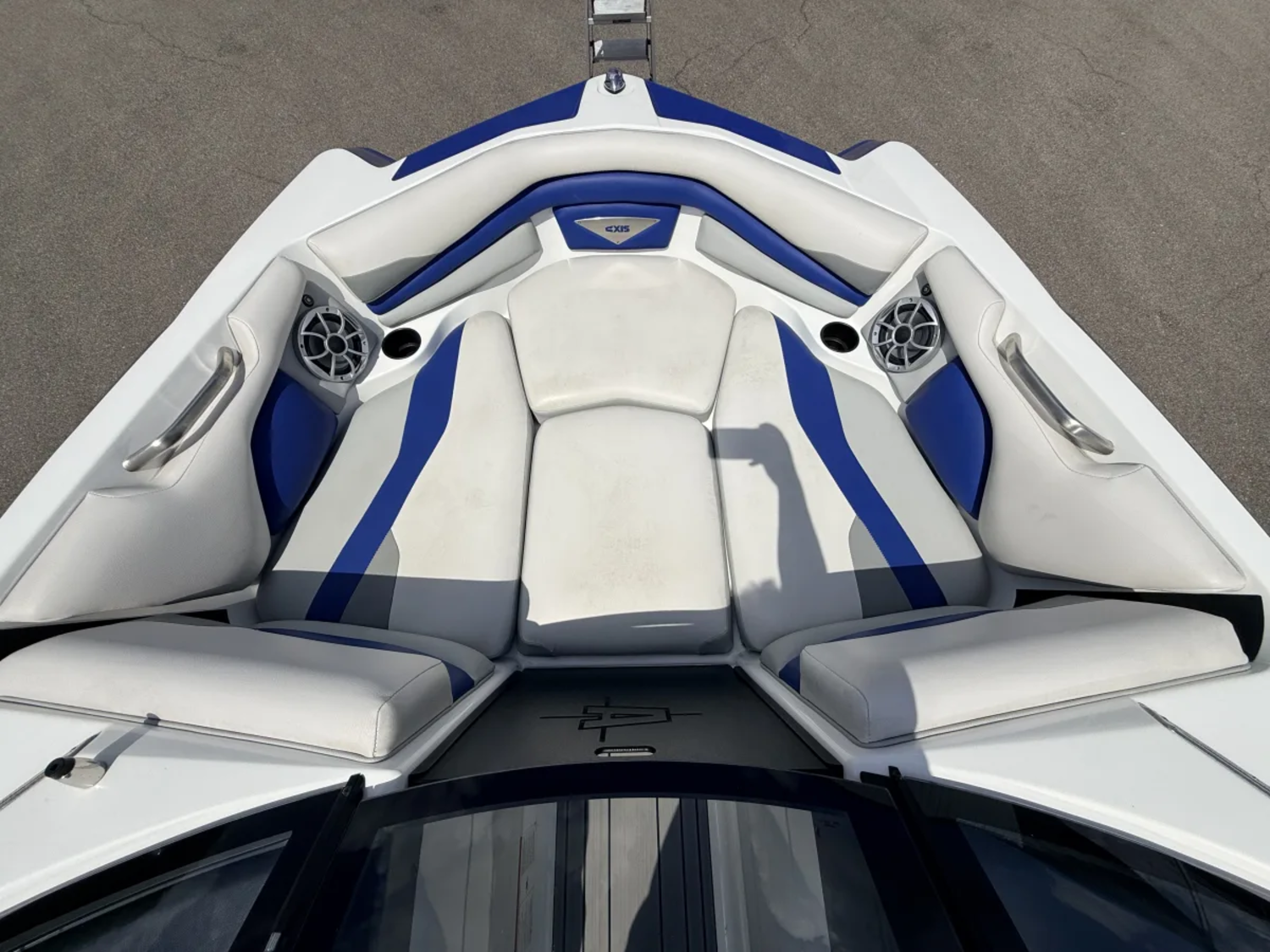 2016 Axis A20