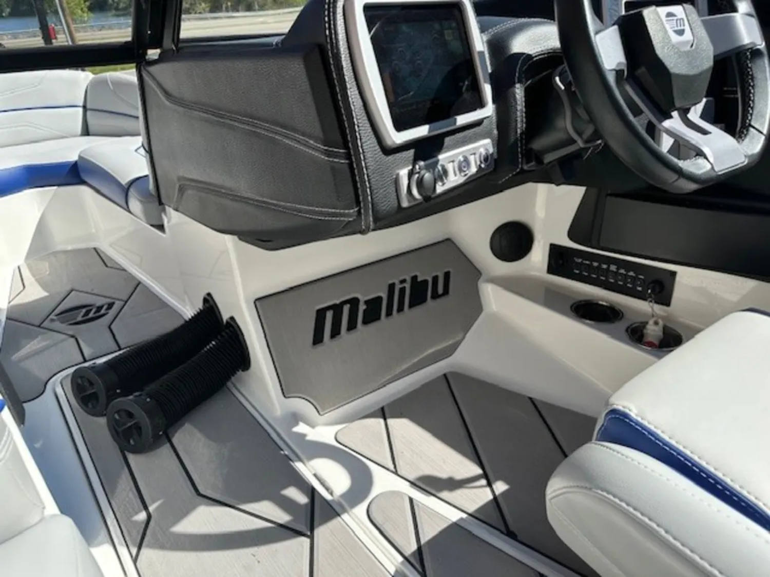 2020 Malibu Response Txi