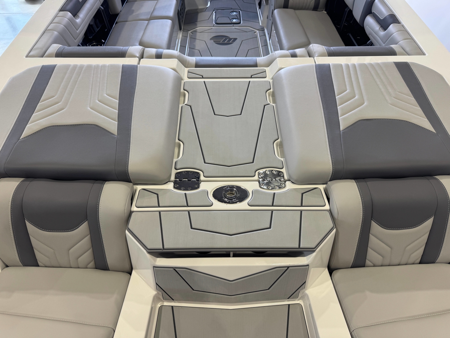 2026 Malibu Wakesetter 25 LSV