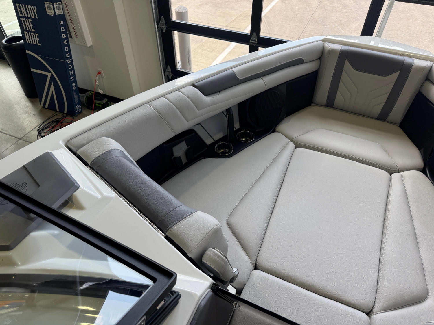 2026 Malibu Wakesetter 25 LSV