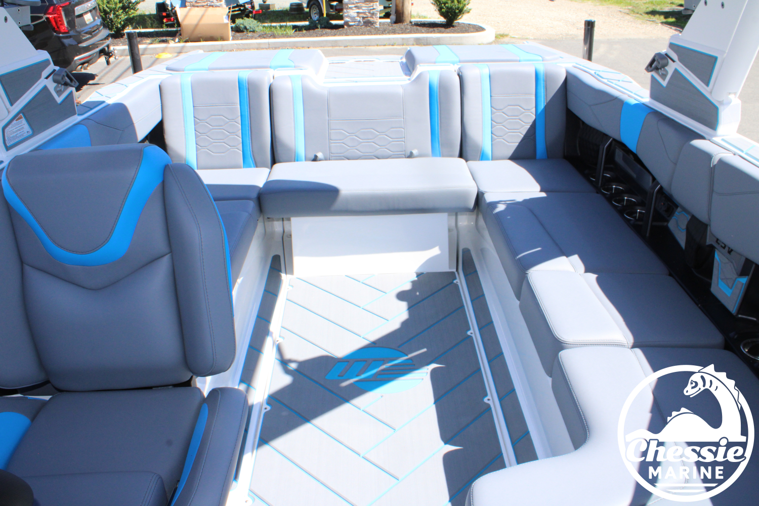 2026 Malibu 23 LSV