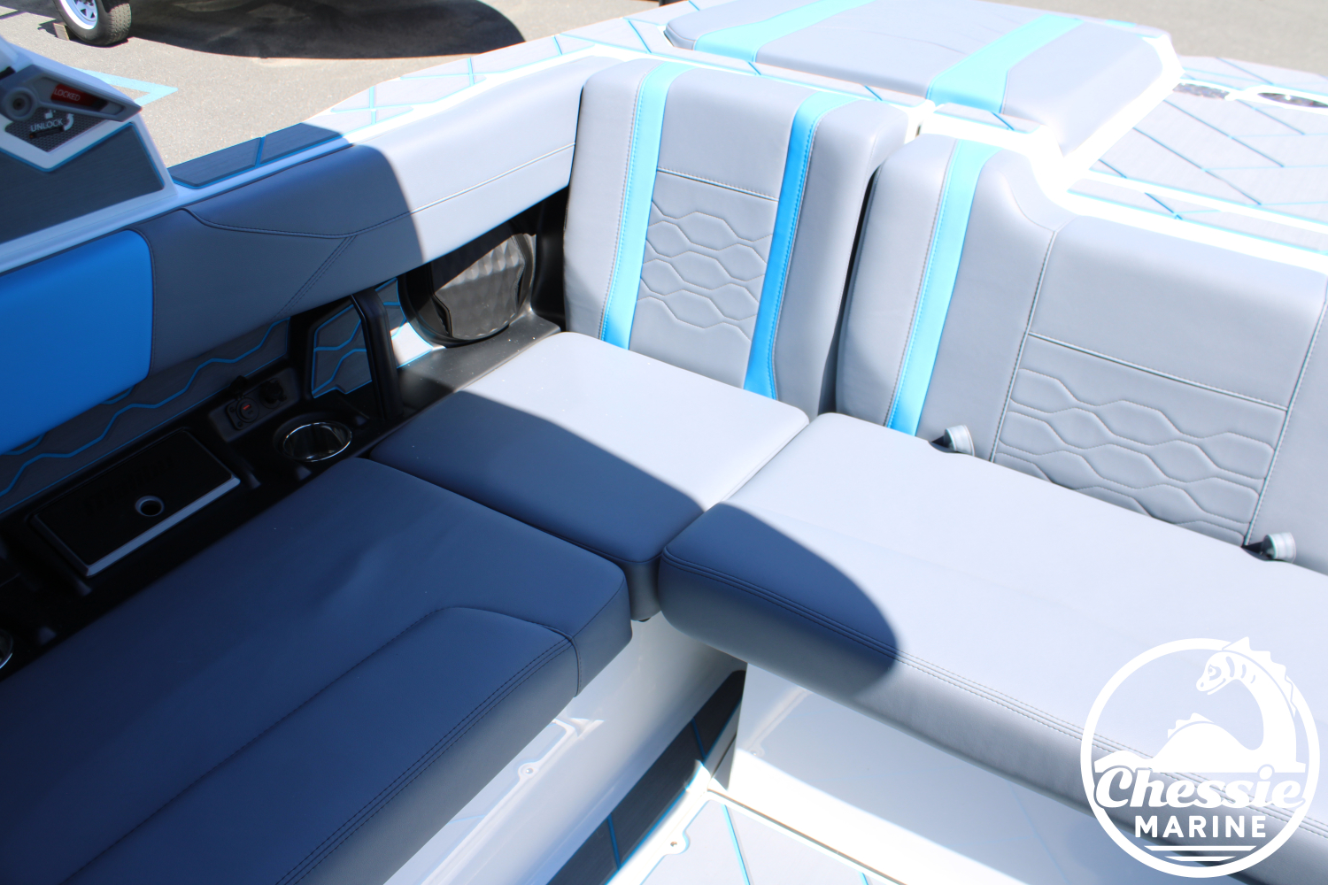 2026 Malibu 23 LSV
