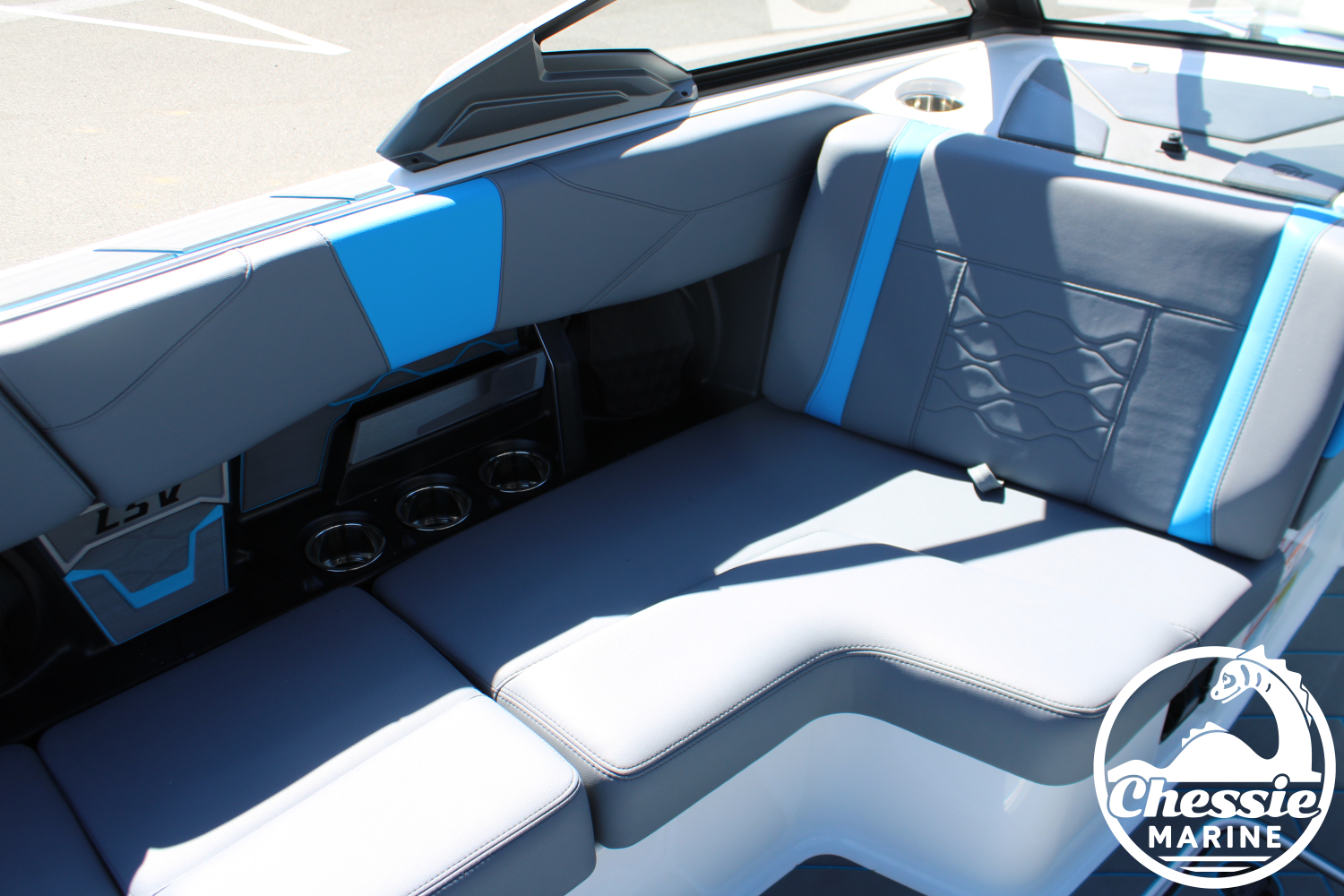2026 Malibu 23 LSV