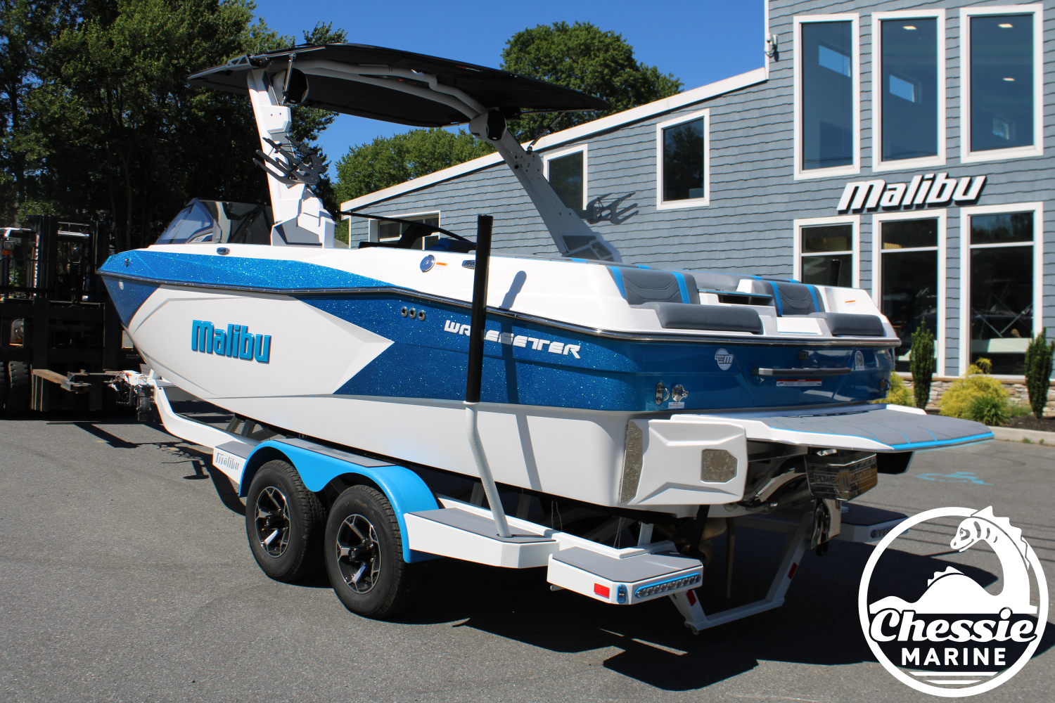 2026 Malibu 23 LSV