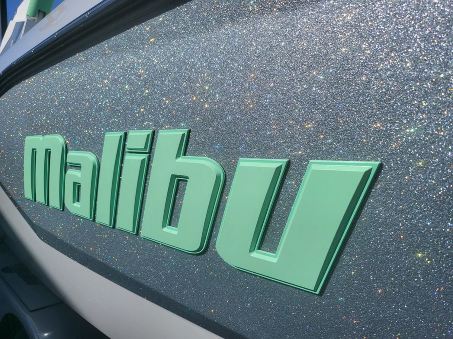 2026 Malibu Boats 21 LX
