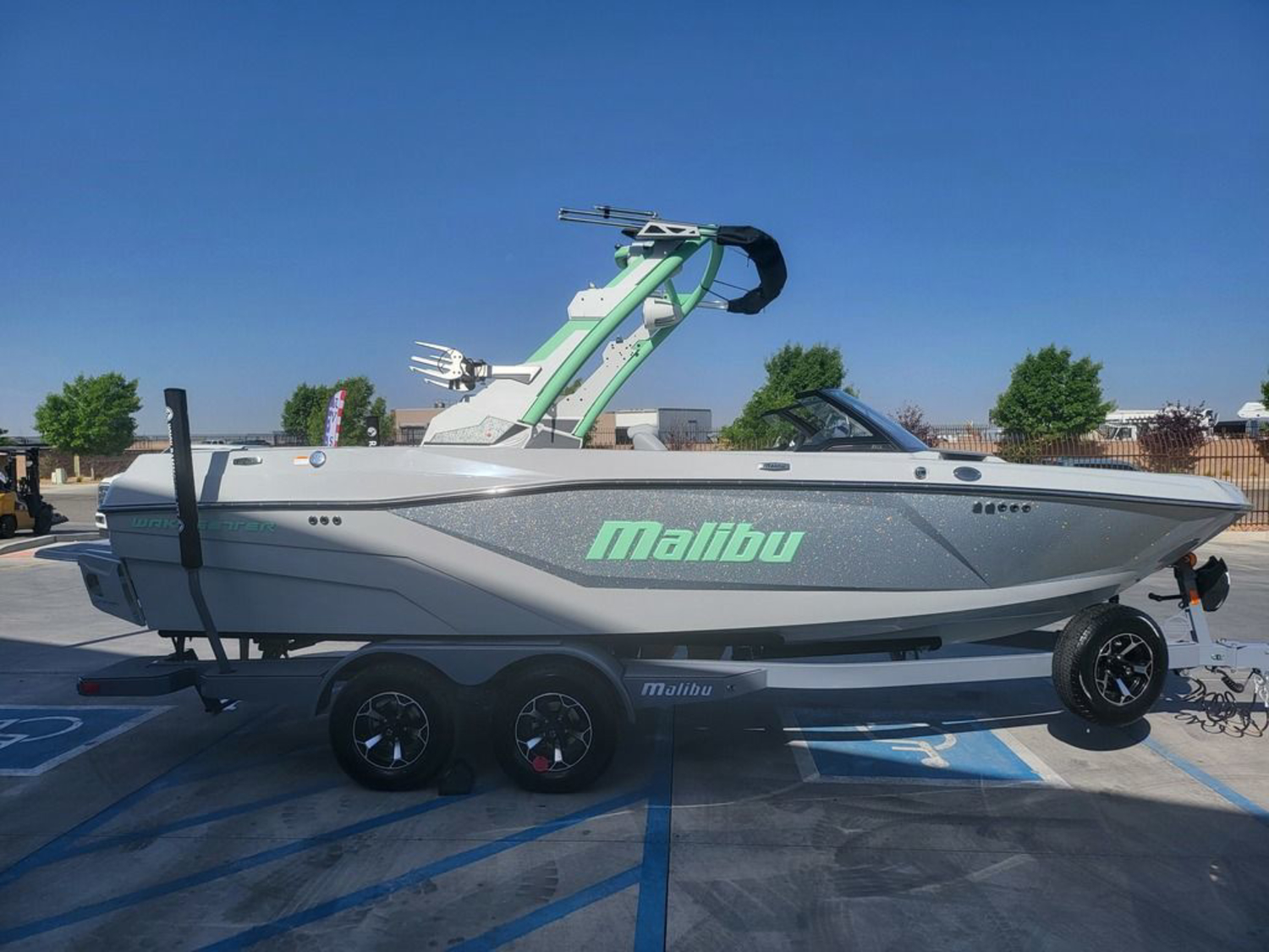 2026 Malibu Boats 21 LX