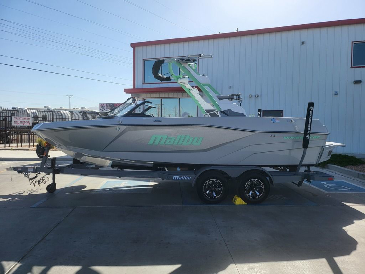 2026 Malibu Boats 21 LX